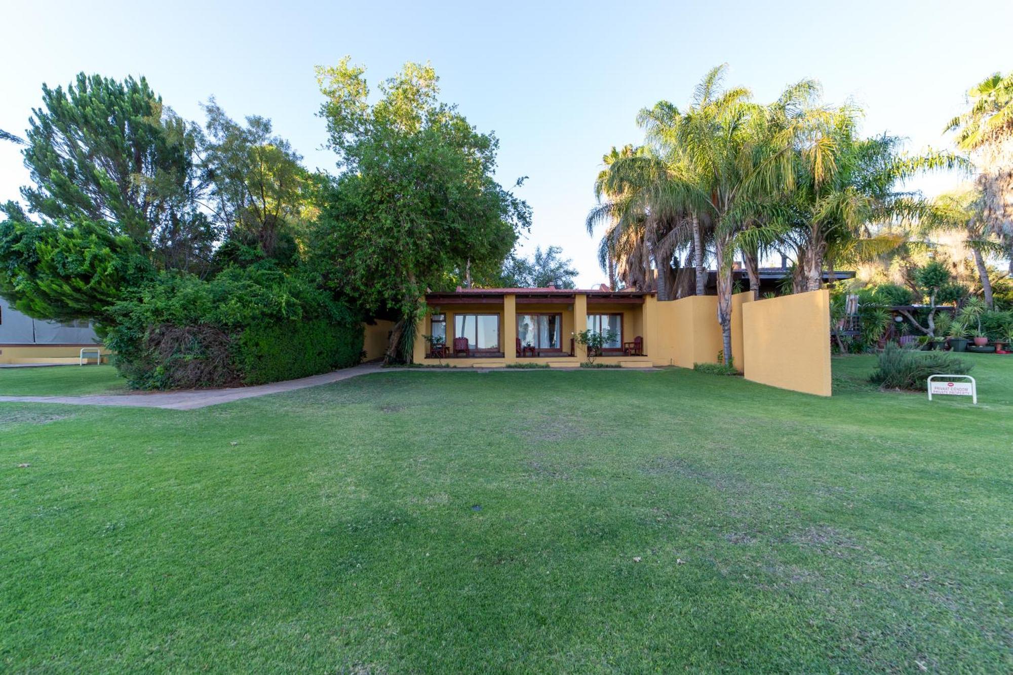 Sunriver Kalahari Lodge Riverside Stay In Upington Exterior photo